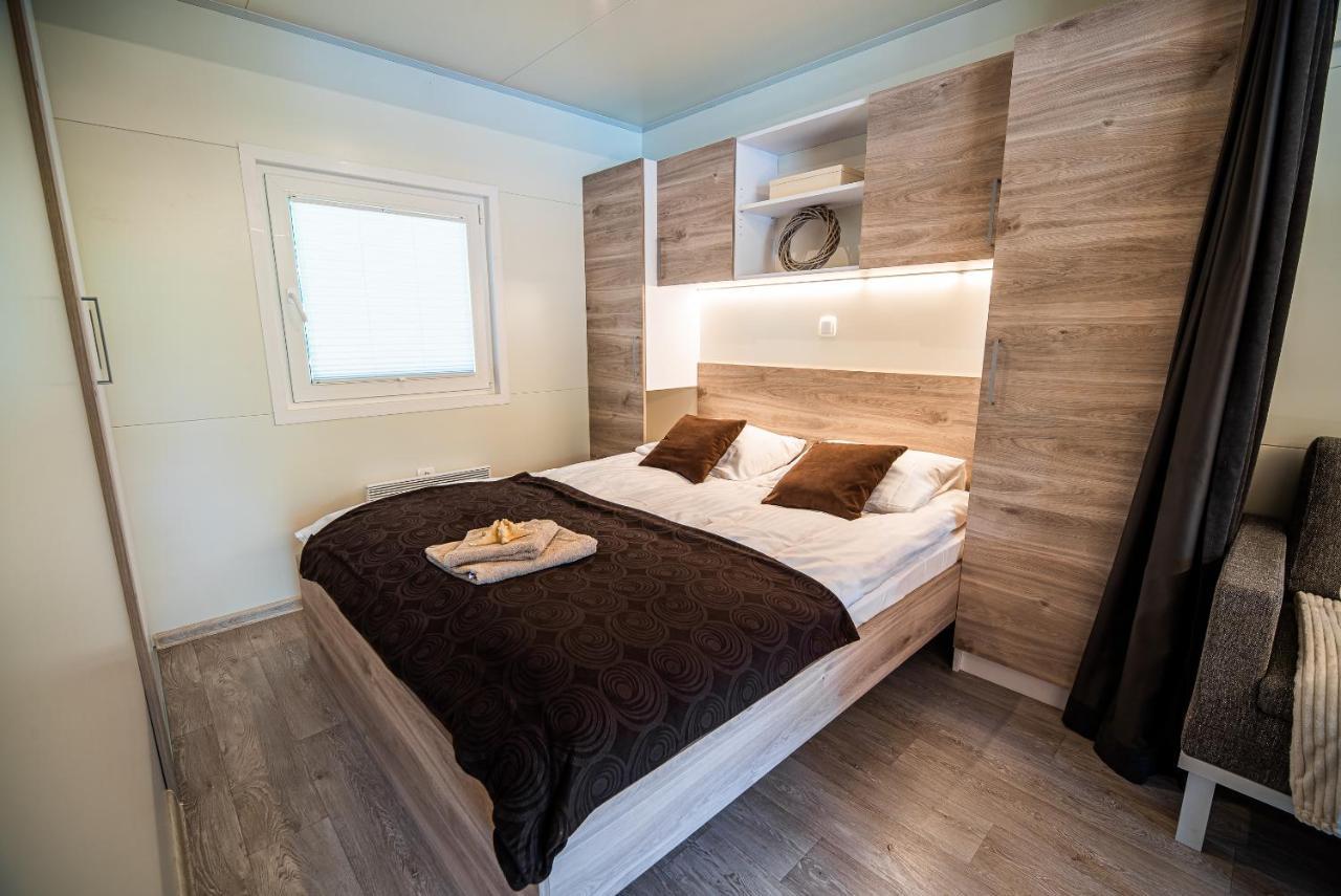 Premium Mobile Tree House With Thermal Riviera Tickets Чатеж-об-Сави Экстерьер фото