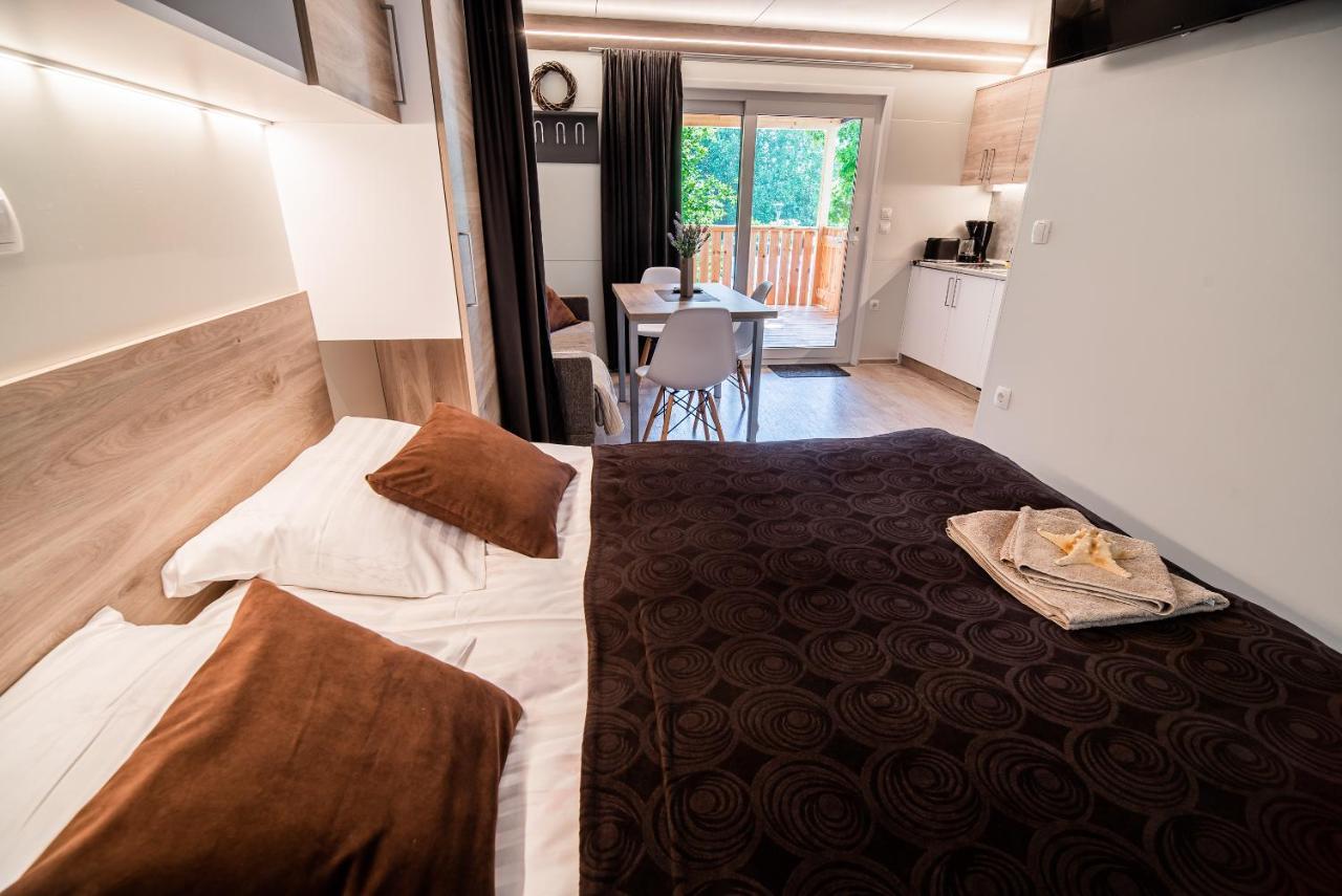 Premium Mobile Tree House With Thermal Riviera Tickets Чатеж-об-Сави Экстерьер фото